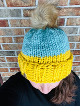 Load image into Gallery viewer, Support for Ukraine Tuque