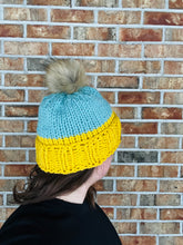 Load image into Gallery viewer, Support for Ukraine Tuque