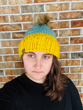 Load image into Gallery viewer, Support for Ukraine Tuque