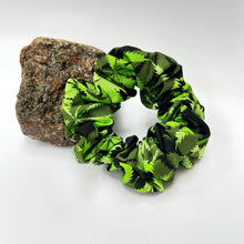 Load image into Gallery viewer, weed the north