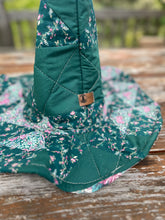 Load image into Gallery viewer, ENGLISH GARDEN - quilted witch hat
