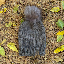 Load image into Gallery viewer, hockley tuque - toddler size
